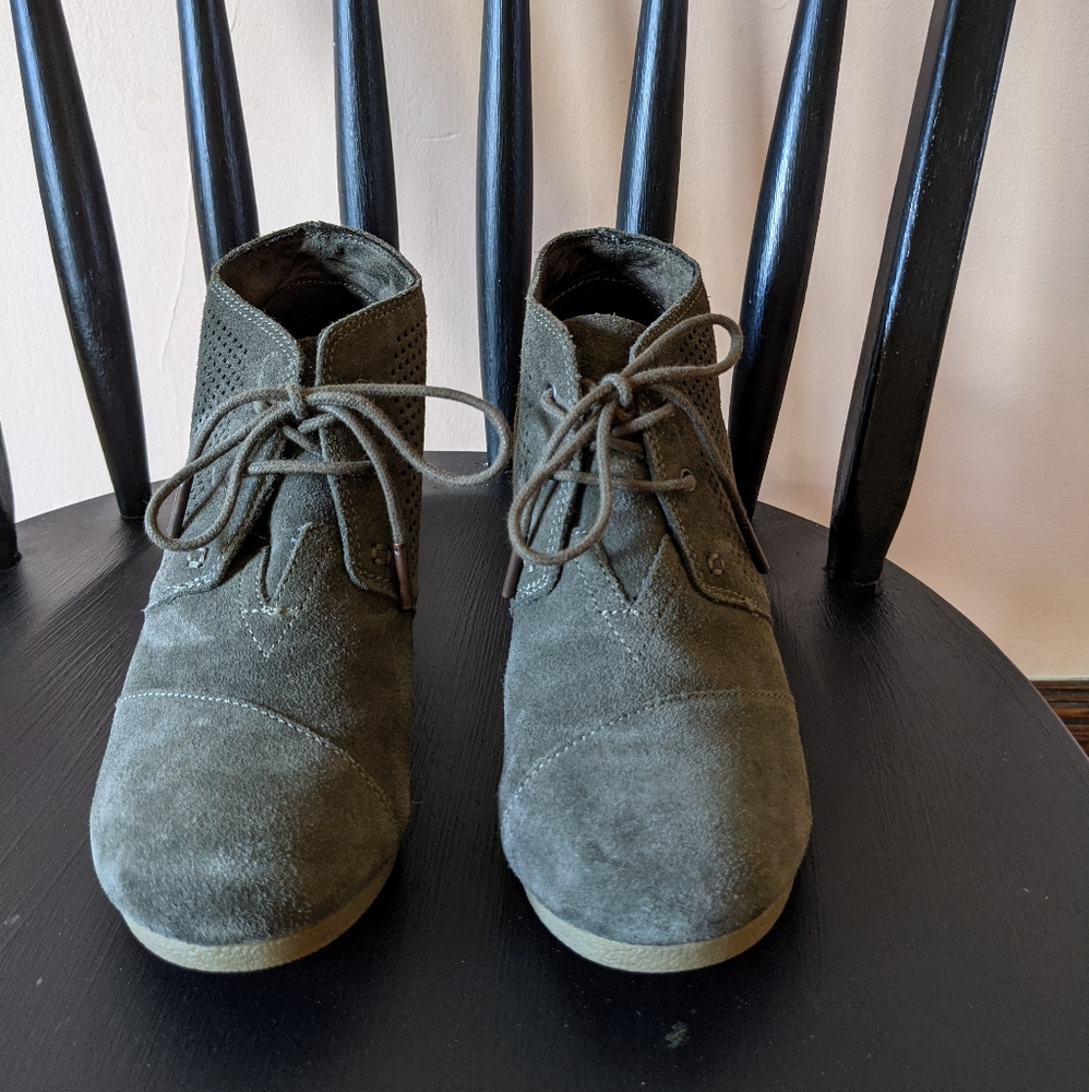 Toms Suede Booties